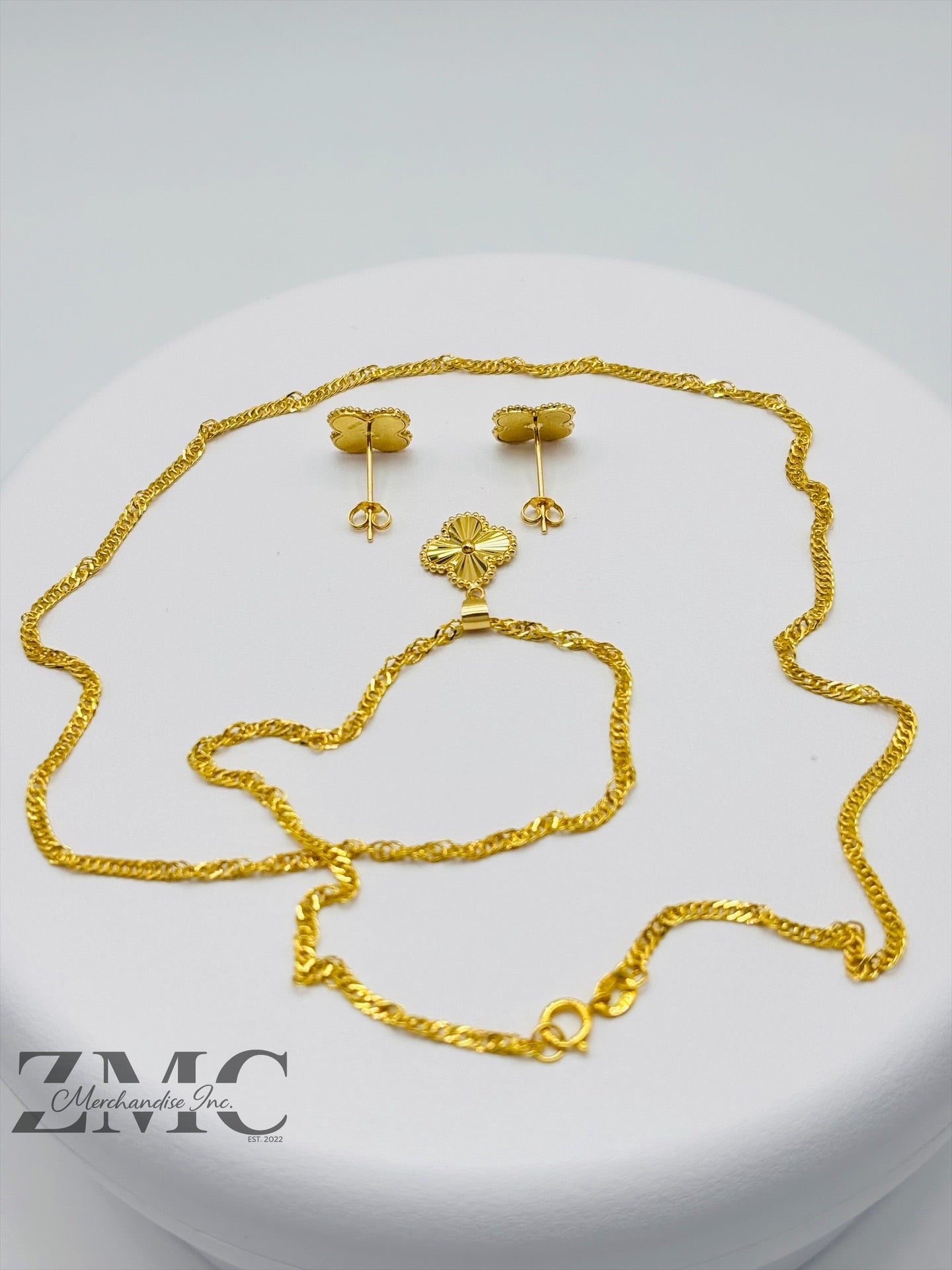 18K Gold Clover Earrings and Necklace Set
