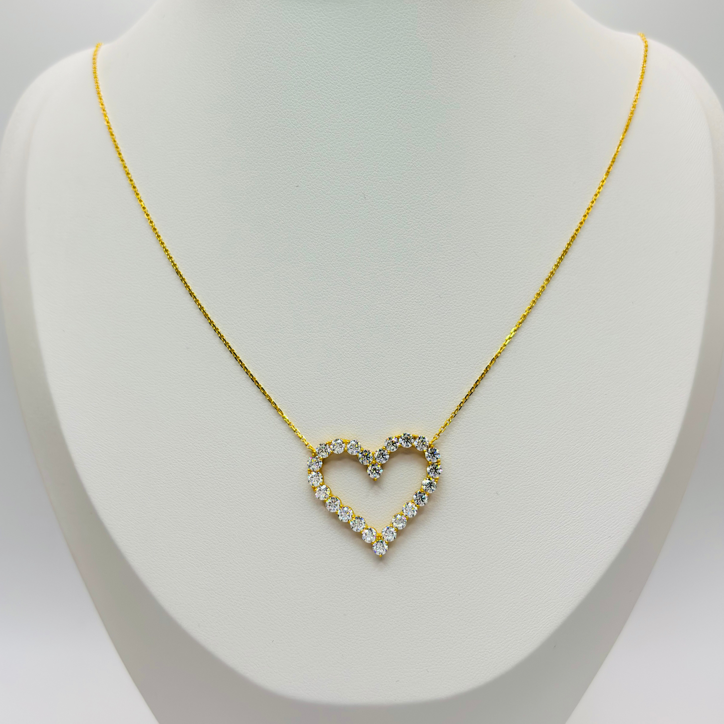 18K Gold Big Heart Moissanite Diamond Attached Necklace