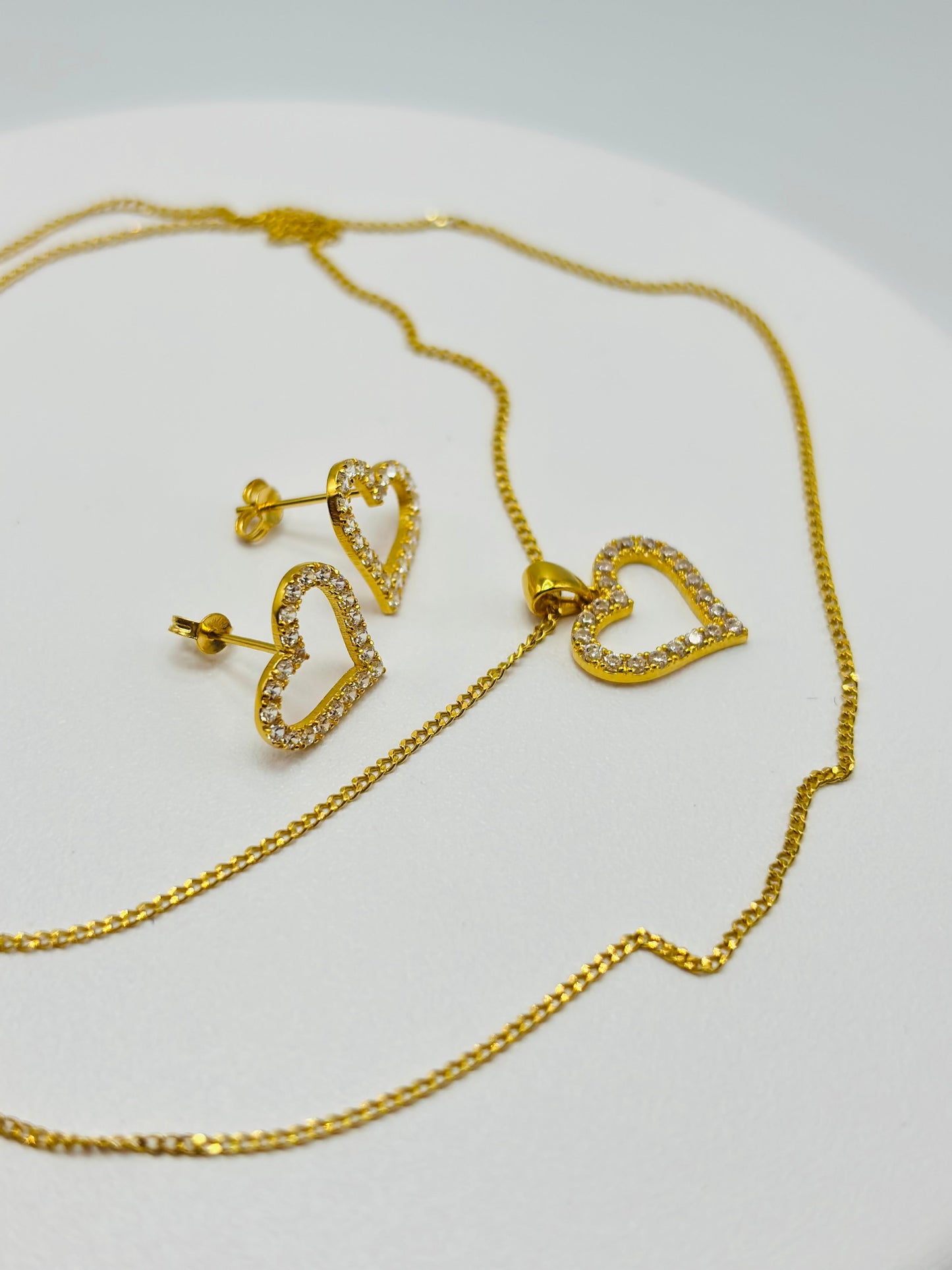 18K Gold Heart Necklace and Earrings Set