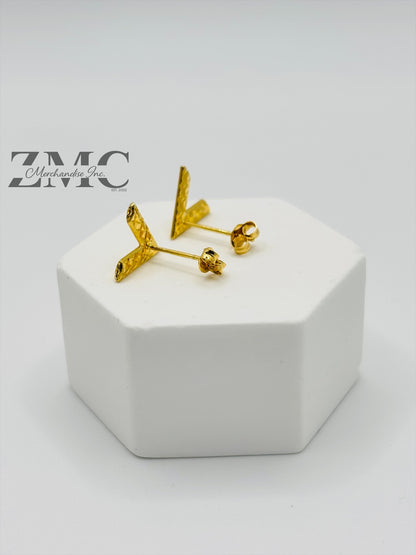 18K Gold V Earrings