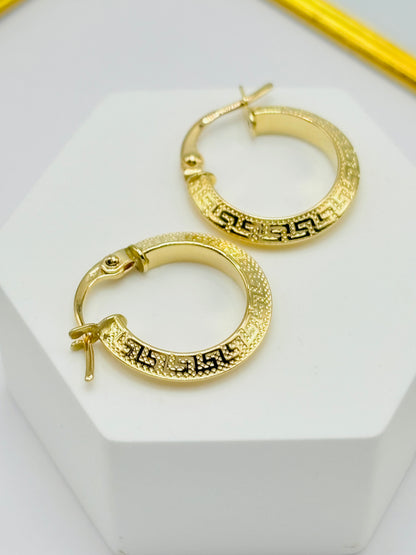 18K Gold Small Loop Earrings