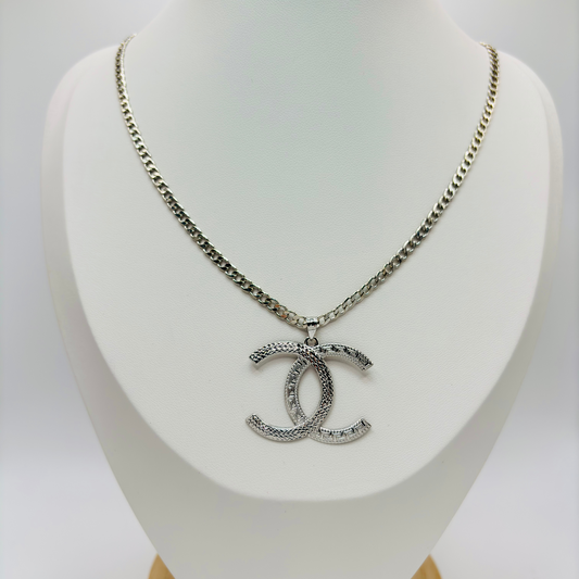 18K White Gold Chain with Pendant Set