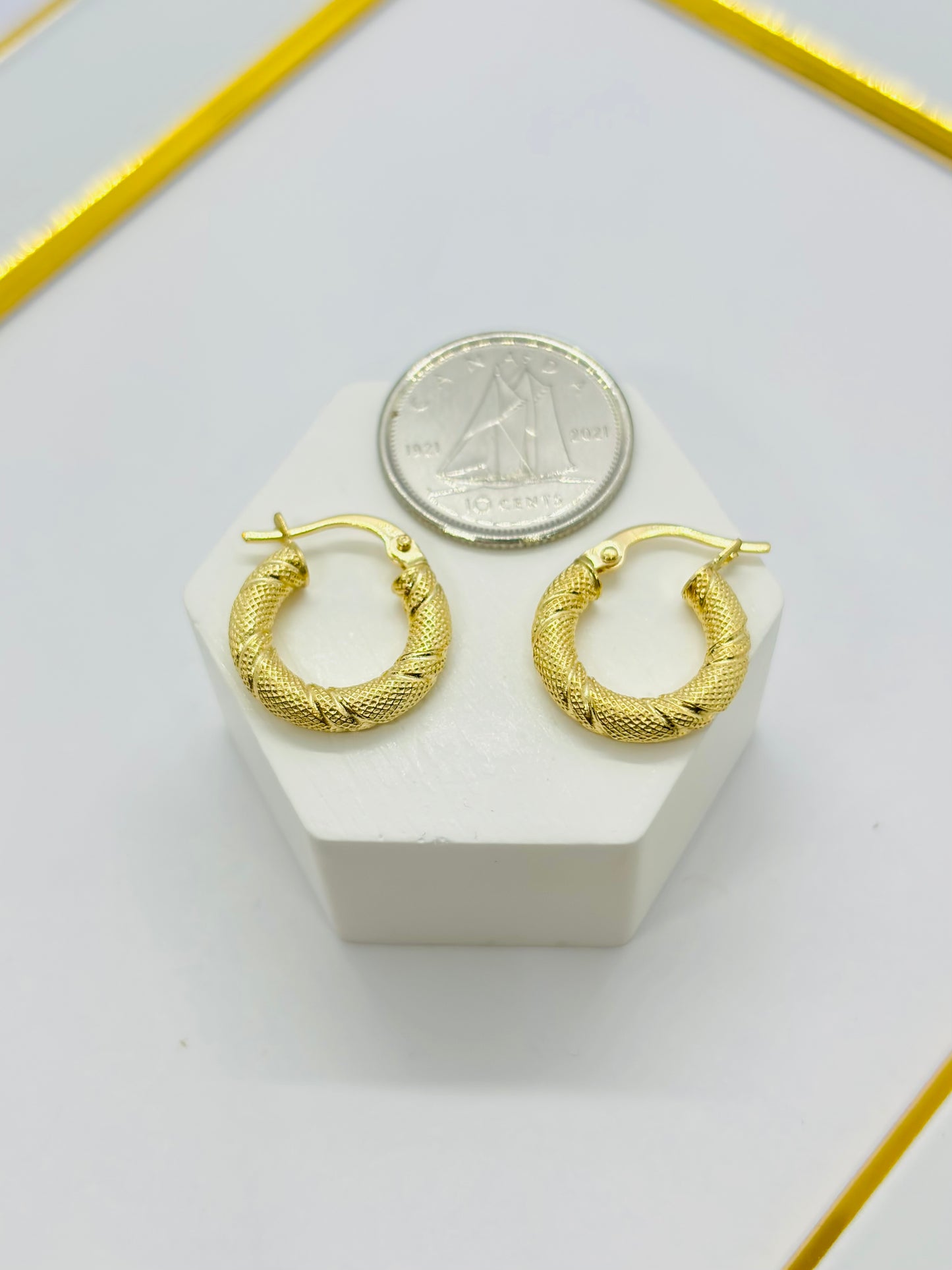 18K Gold Loop Earrings