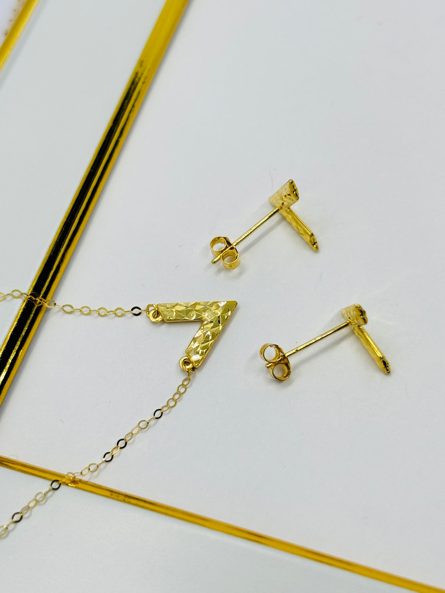 18K Gold V Earrings and Necklace Set0080