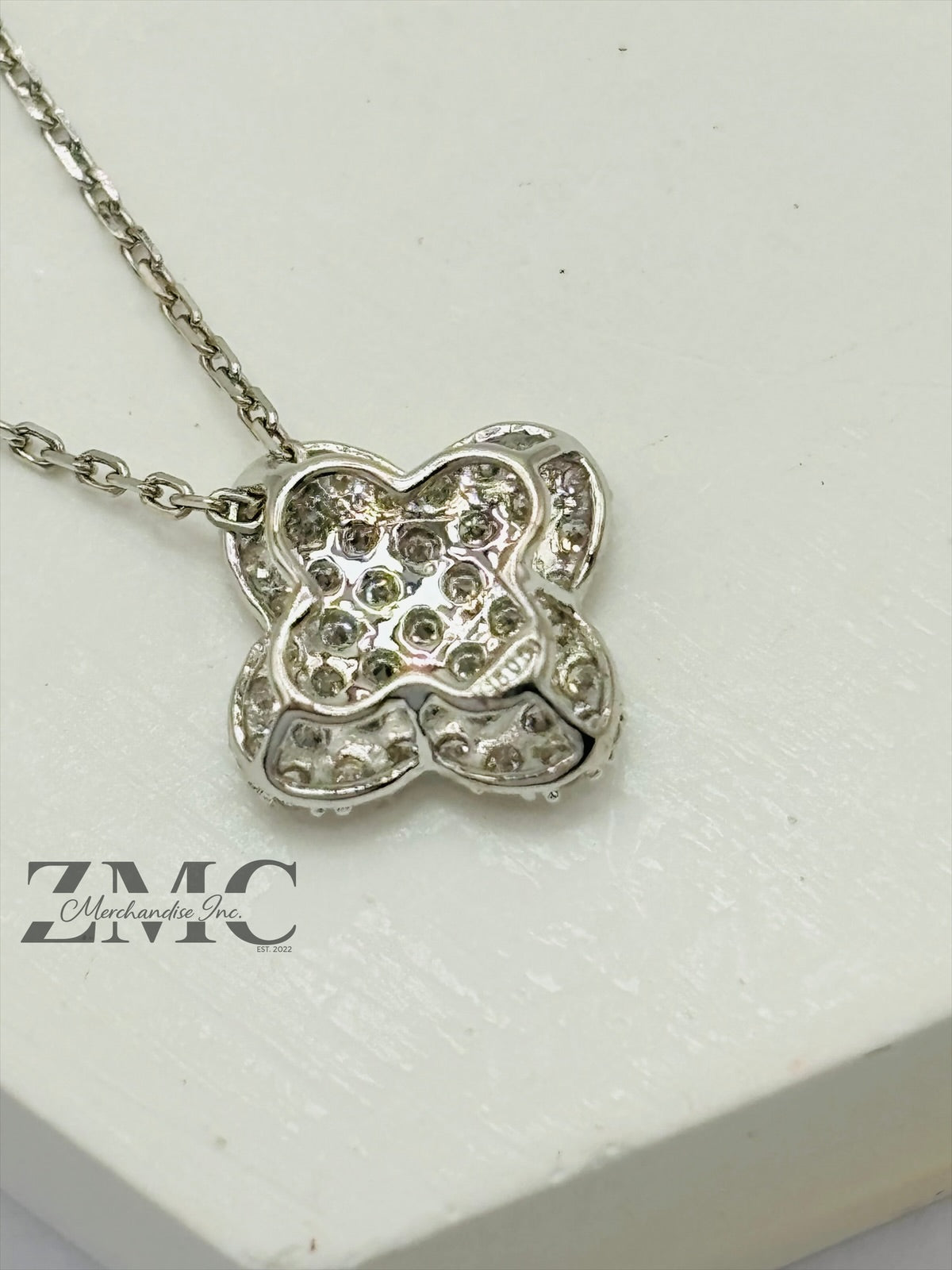 K18 Japan Clover 0.50ct Natural Diamond Pendant with 18K Gold Necklace