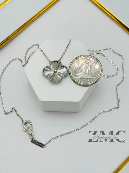 18K White Gold Clover Attached Necklace