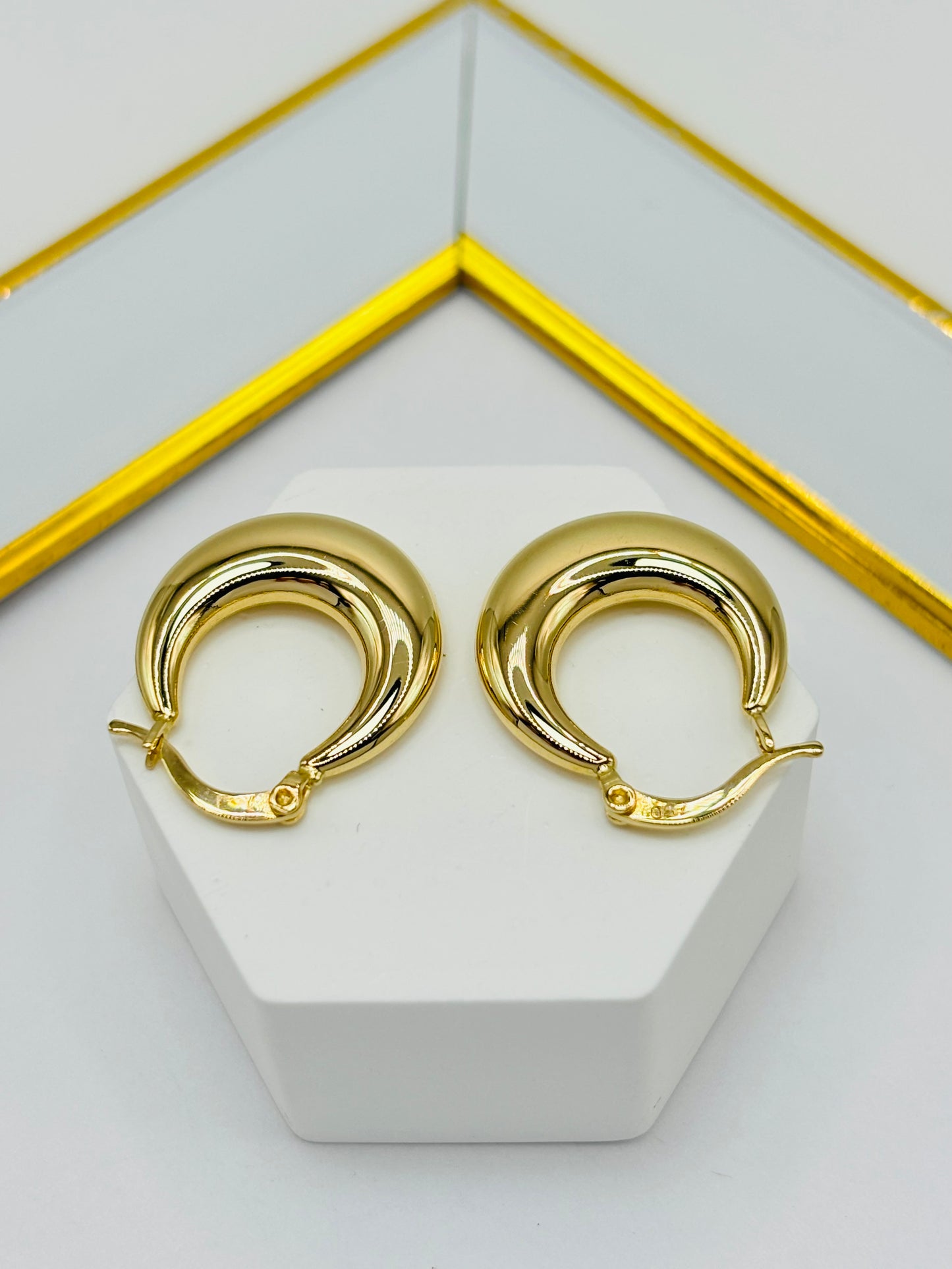 18K Gold Plain Loop Earrings