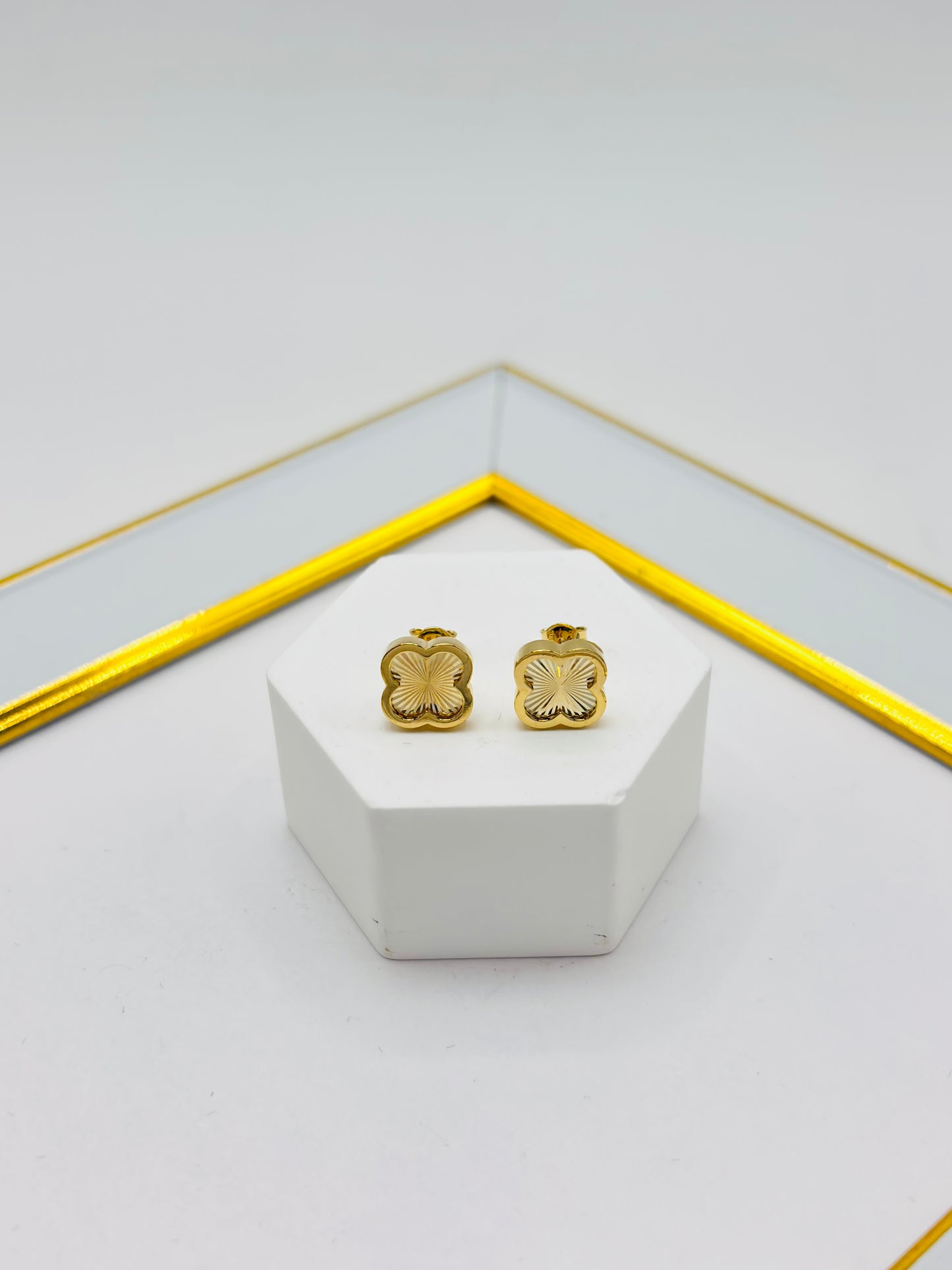 18K Gold Clover Earrings