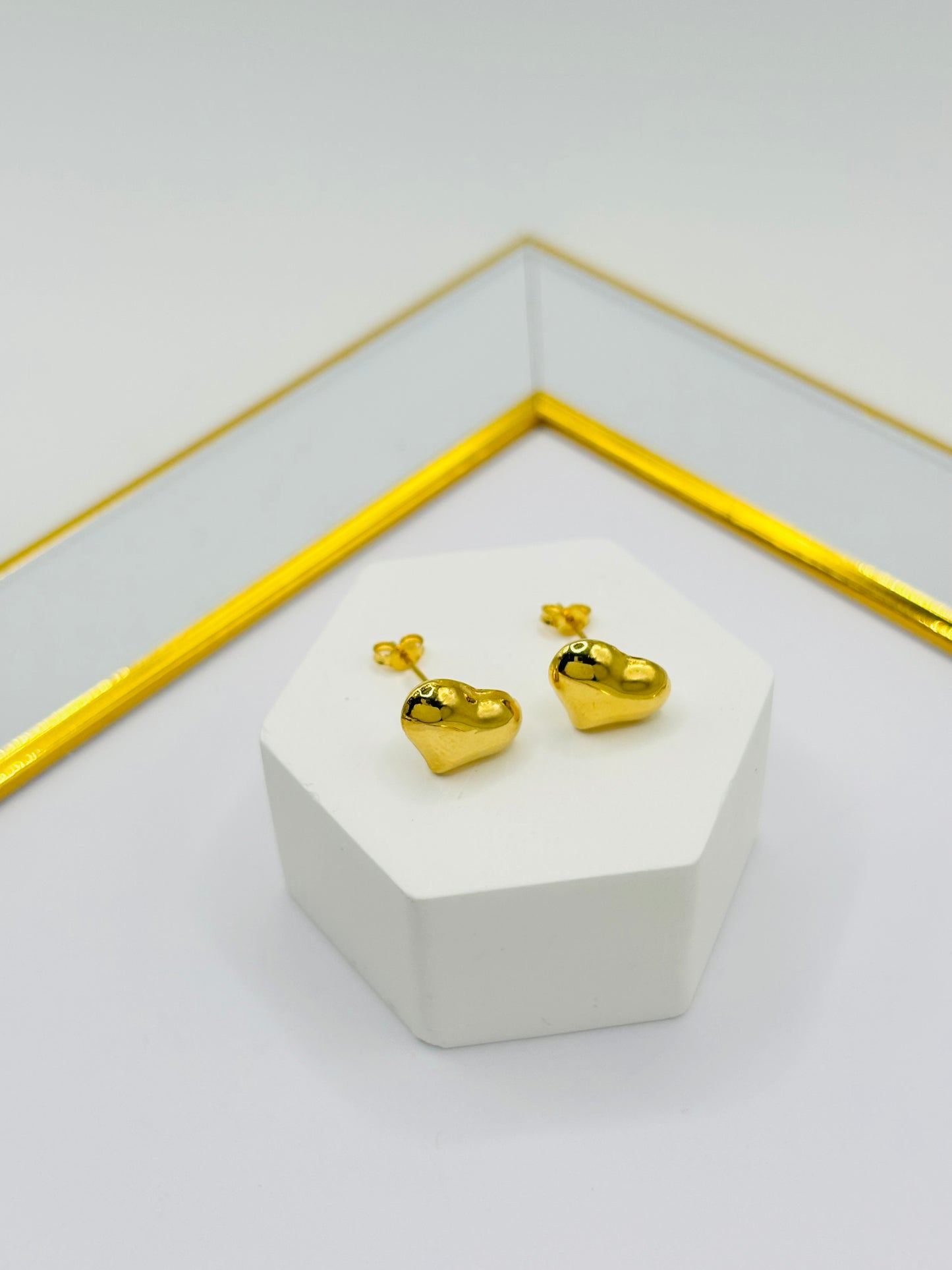 18K Gold Heart Earrings