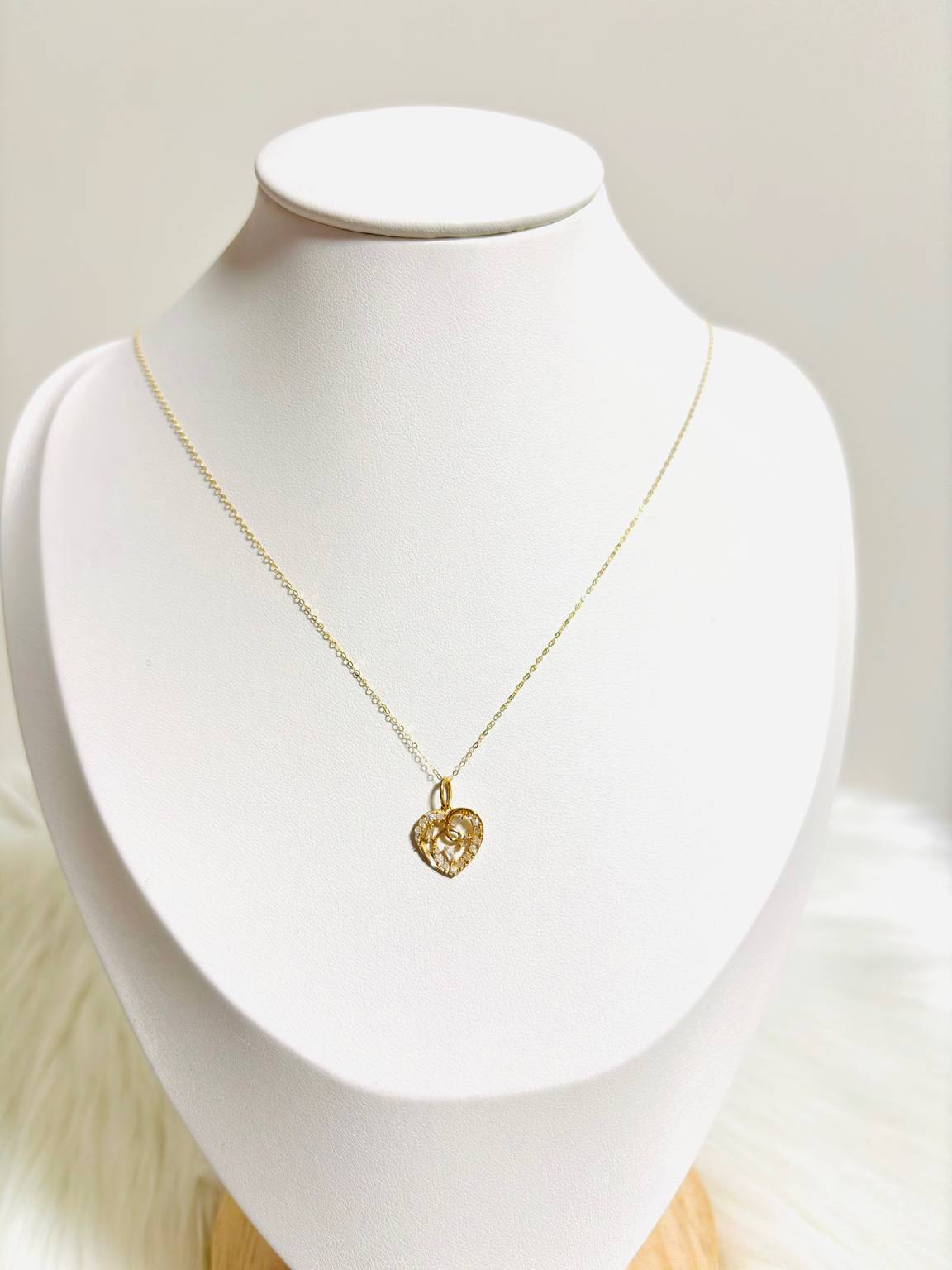 K18 Japan Heart Pendant 0.15 carat Natural Diamond with 18K Gold FREE Chain Set