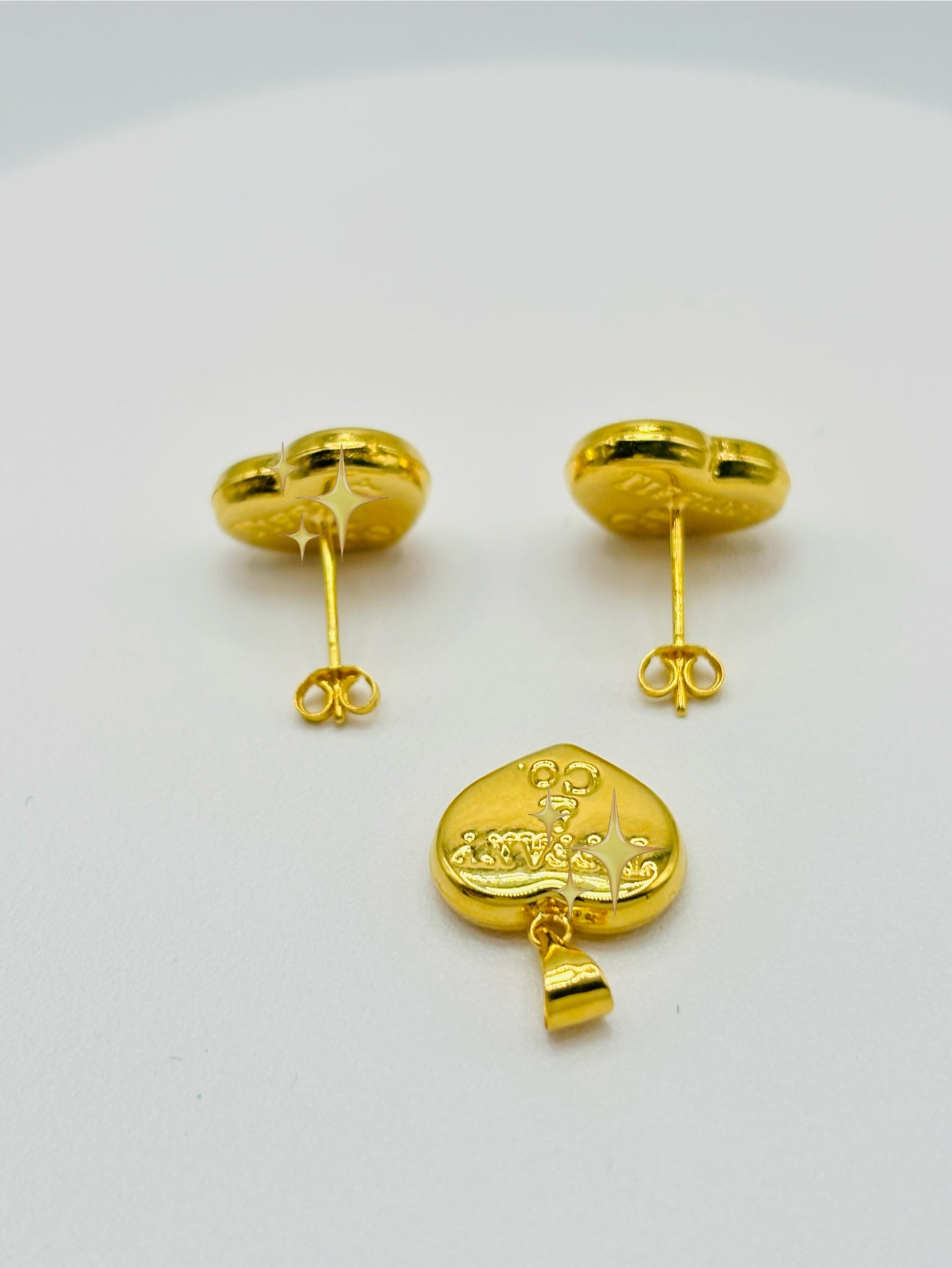 18K Gold Heart Earrings and Pendant Set