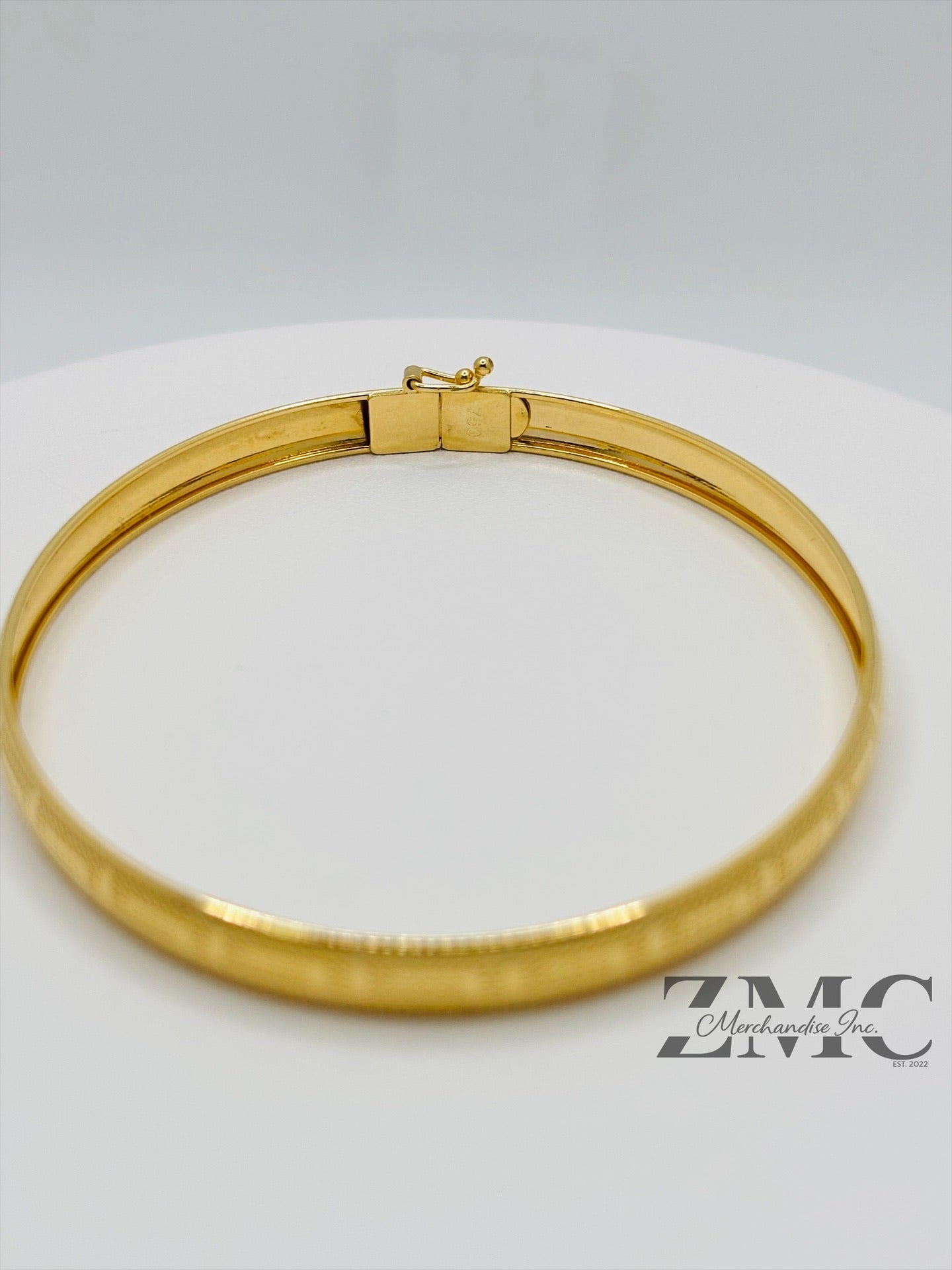 18K Gold F Bangle
