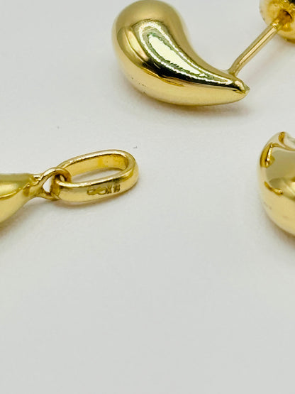 18K Gold Teardrop Earrings and Pendant Set