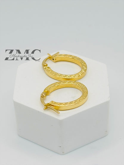 18K Gold Oval Loop Earrings