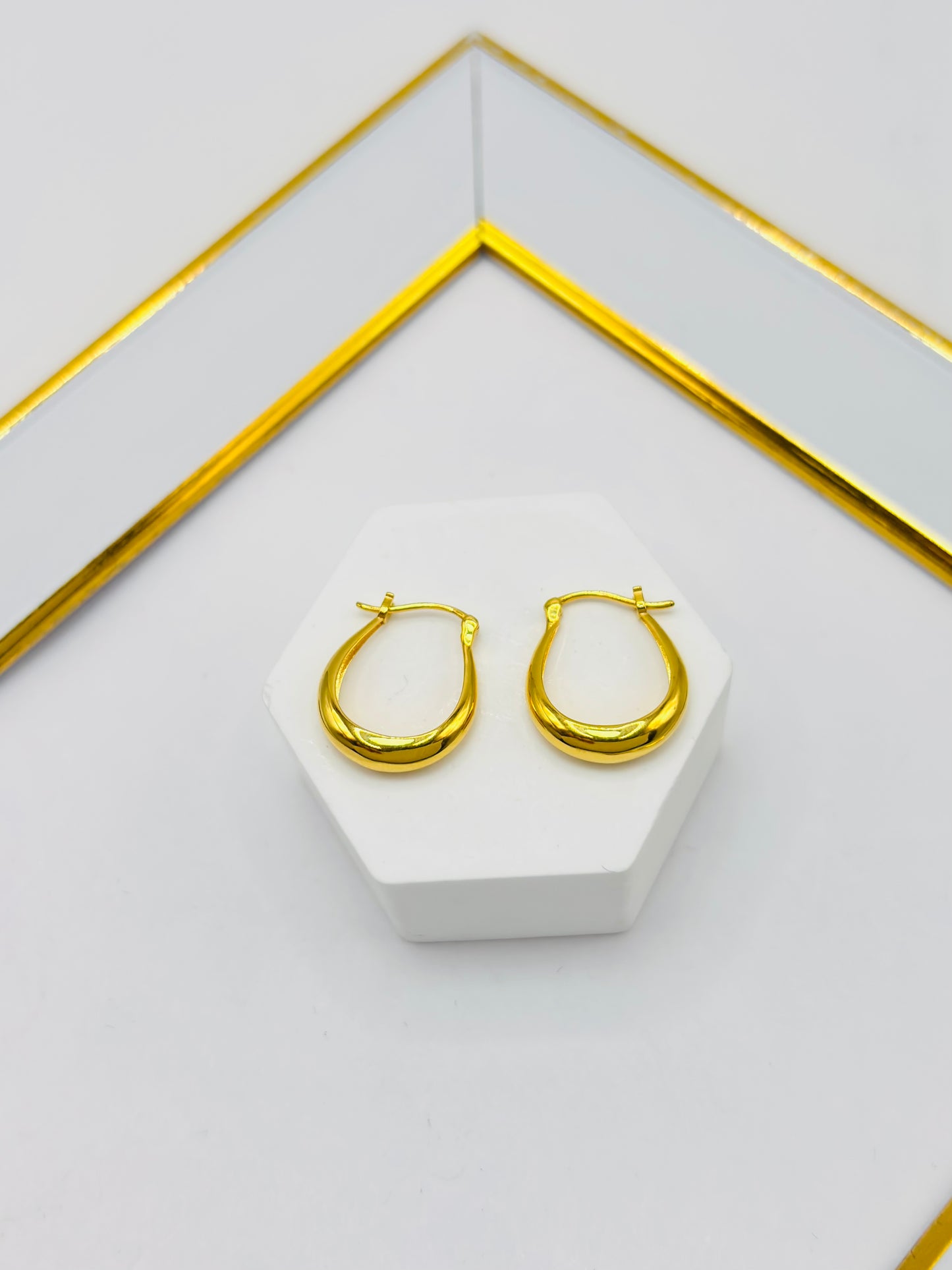 18K Gold Plain Loop Earrings