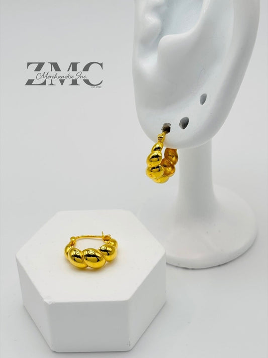 18K gold Croissant Loop Earrings