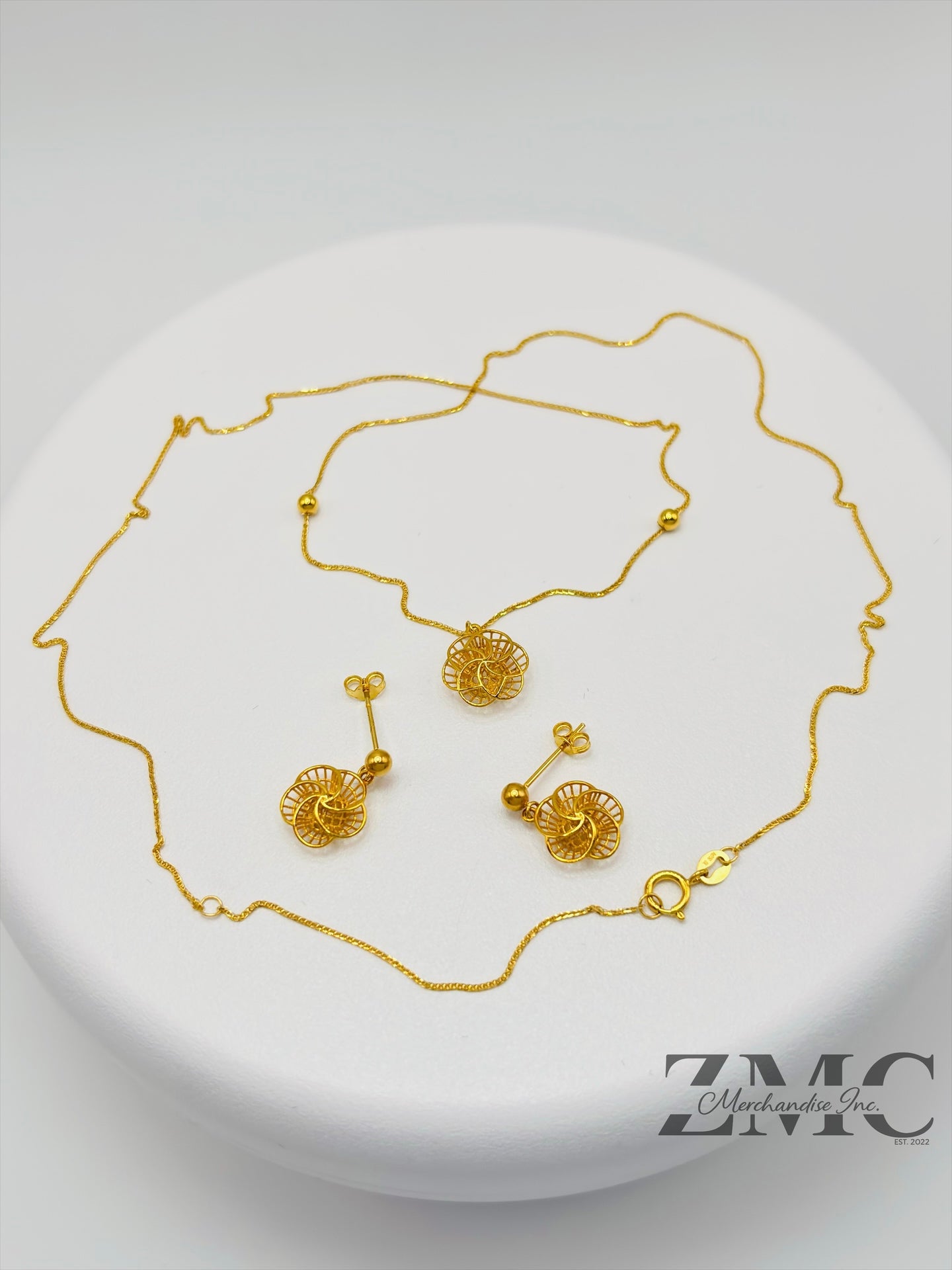 18K Gold Flower Earrings and Necklace Set