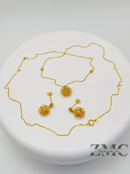 18K Gold Flower Earrings and Necklace Set