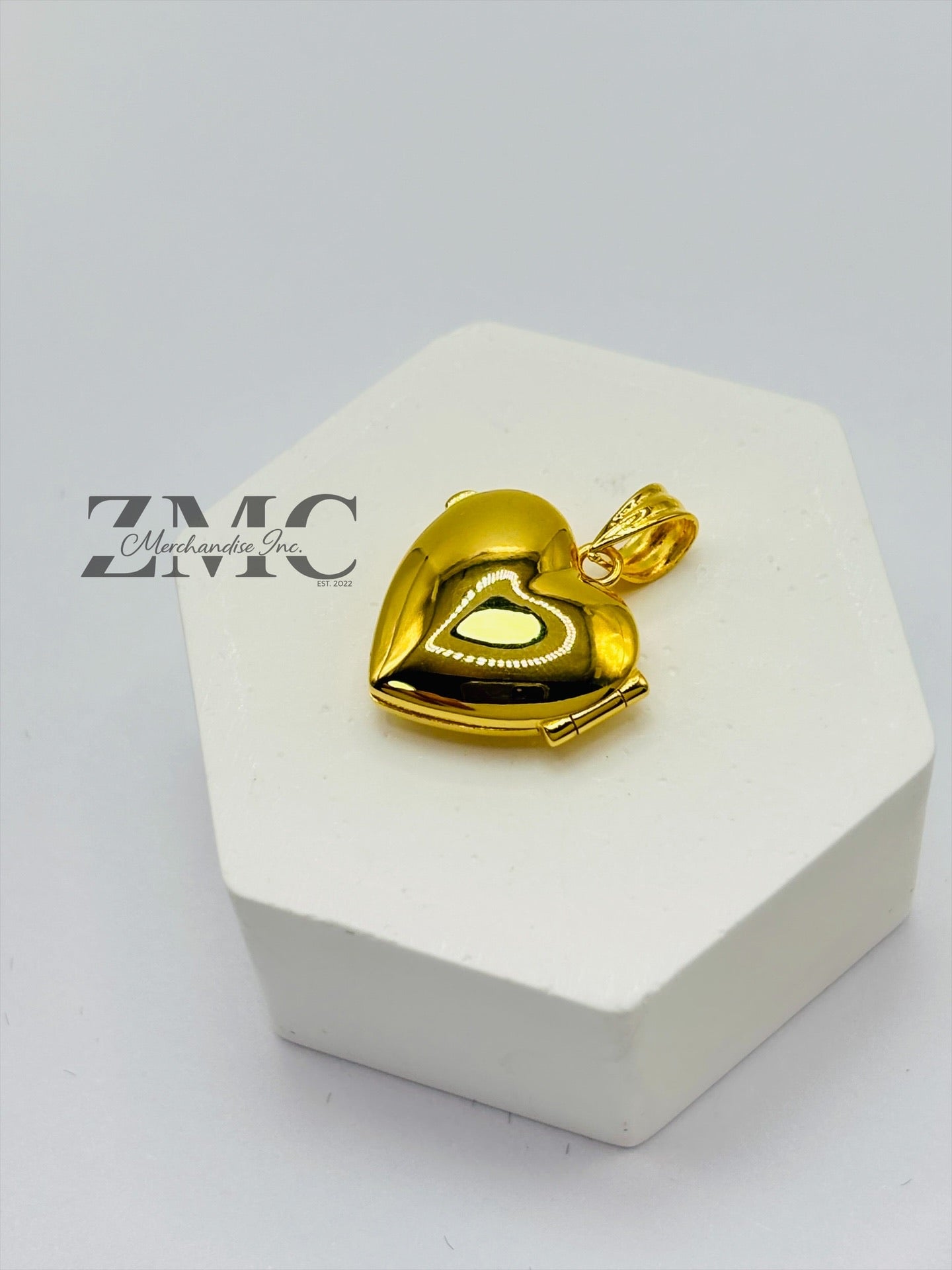 18K Gold Locket Heart Pendant