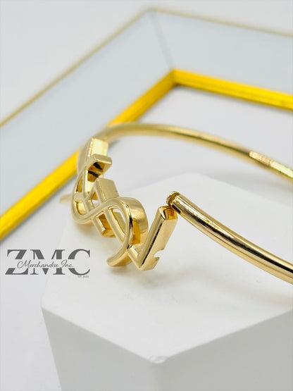 18K Gold Bangle
