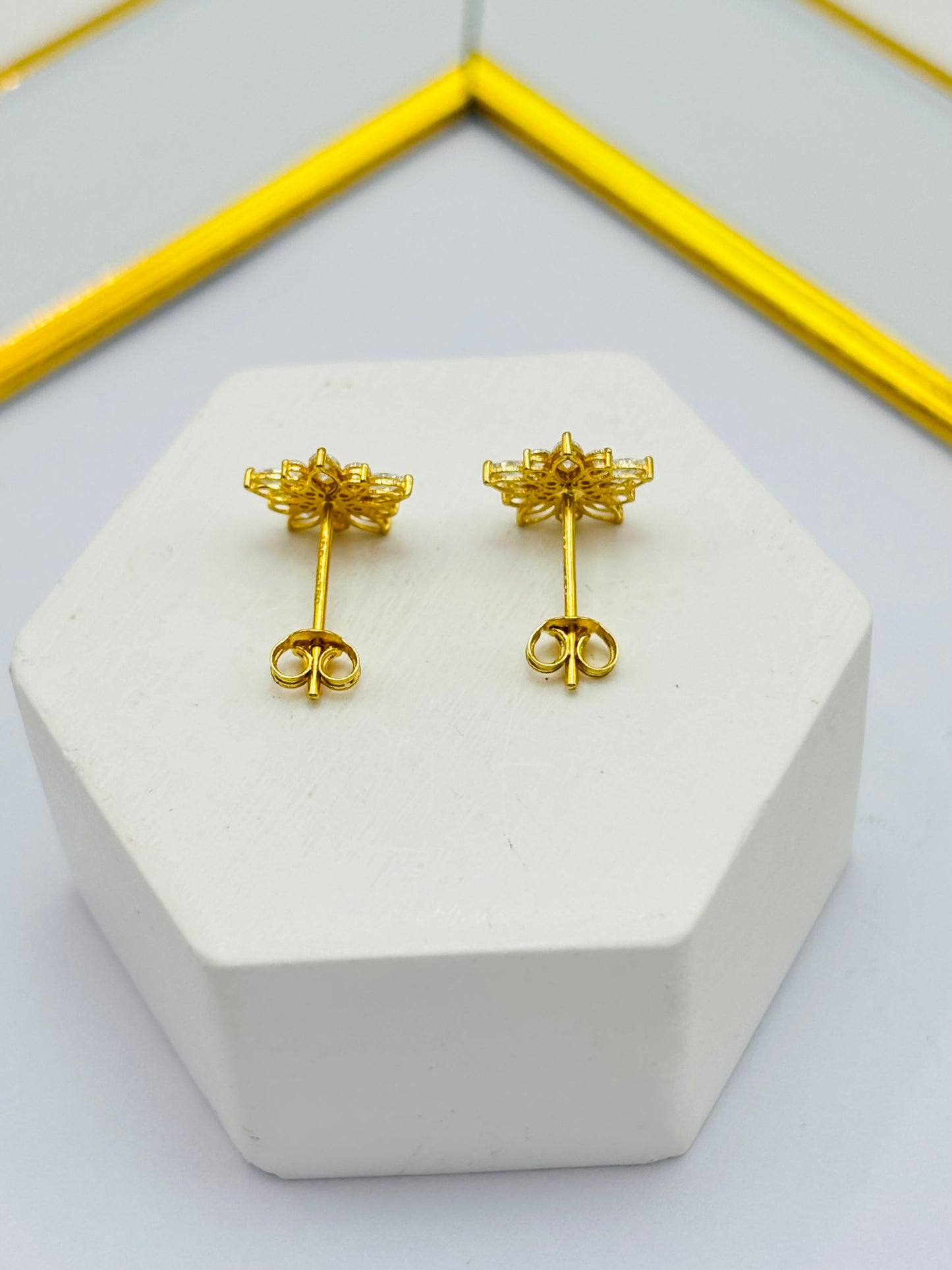 18K Gold Flower Moissanite Diamond Earrings