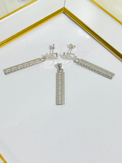 18k White Gold Earrings and Pendant Set