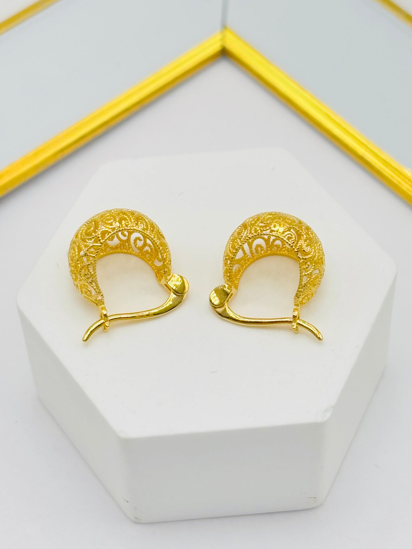 18K Gold Basket Huggies Loop Earrings