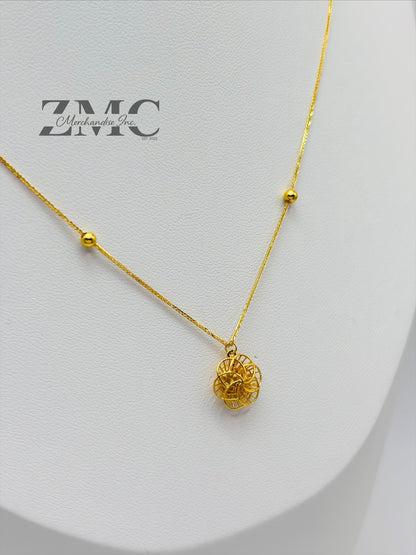 18K Gold Attached Flower Necklace