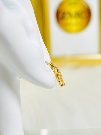 18K Gold Star Dangling Earrings