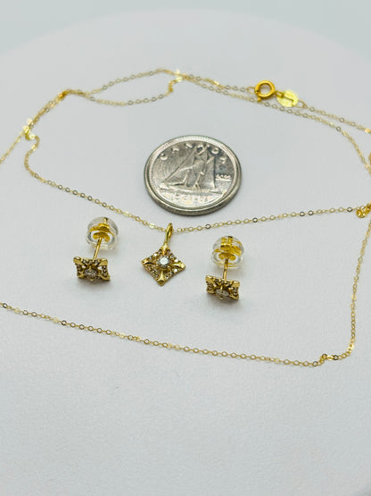 K18 Japan Gold Pendant and Earrings Natural Diamonds with FREE 18K Gold Chain Set