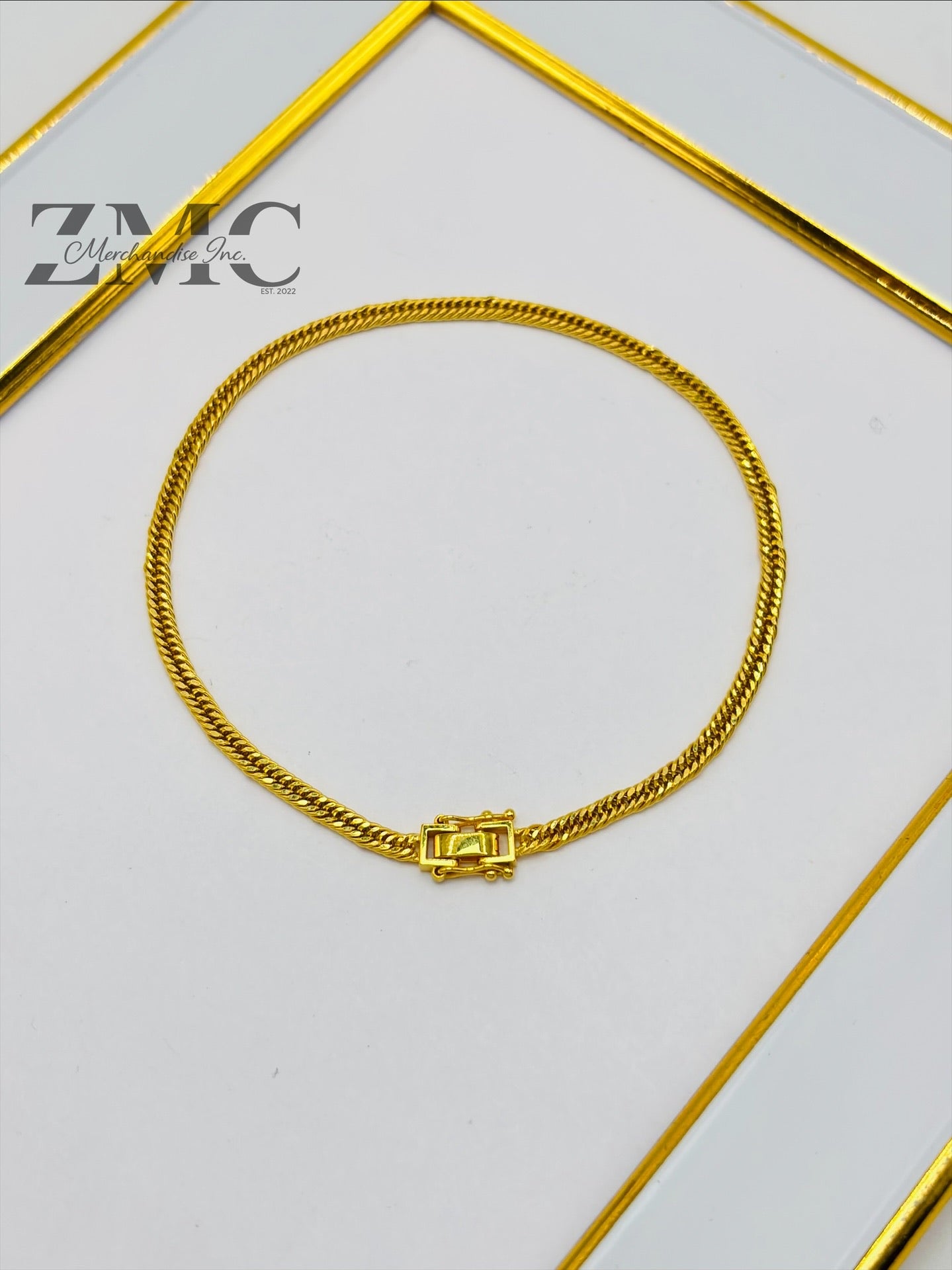 18K Gold Triple Lock Bracelet 2.5 mm