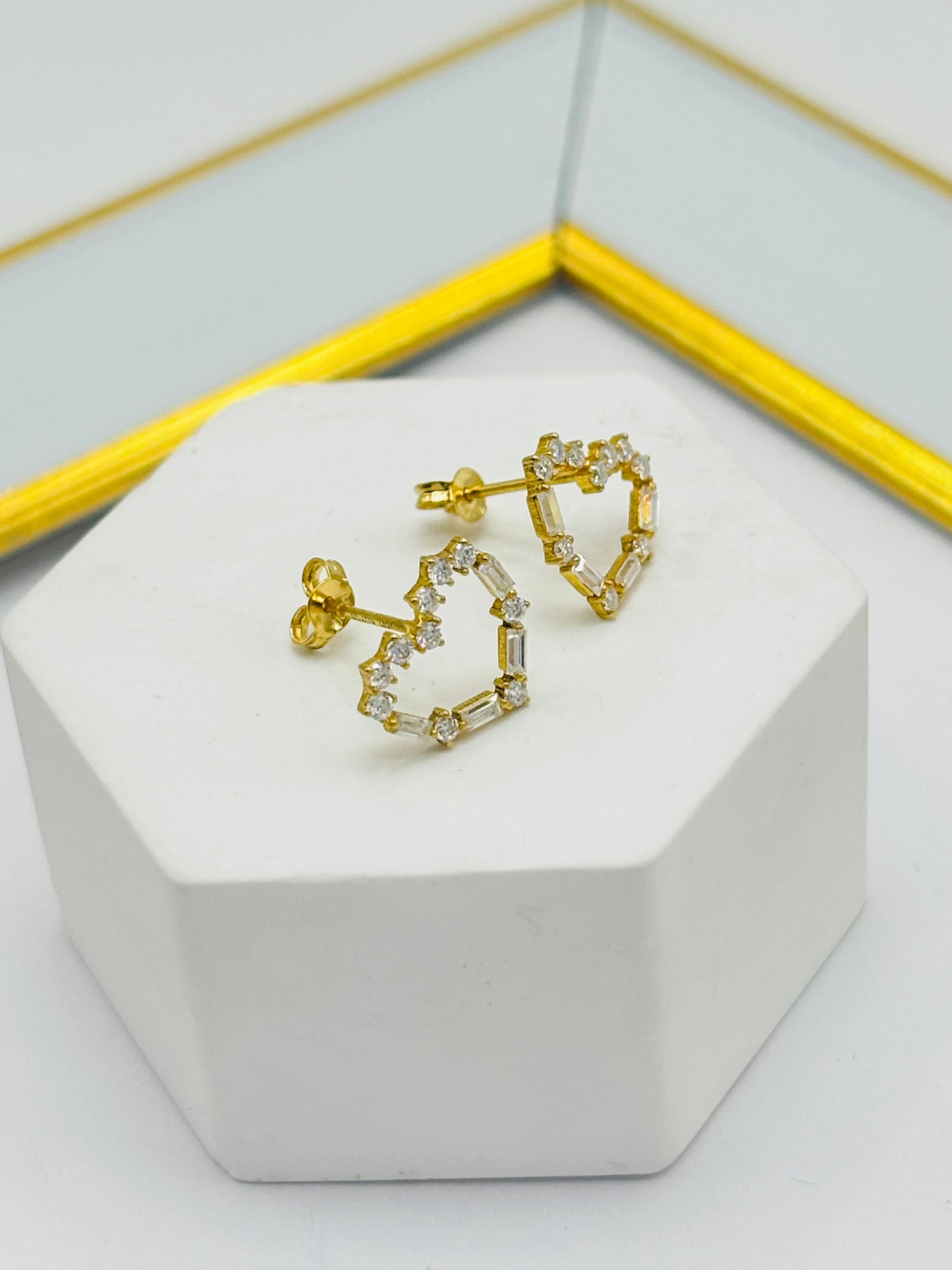 18K Gold Heart Moissanite Diamond Earrings