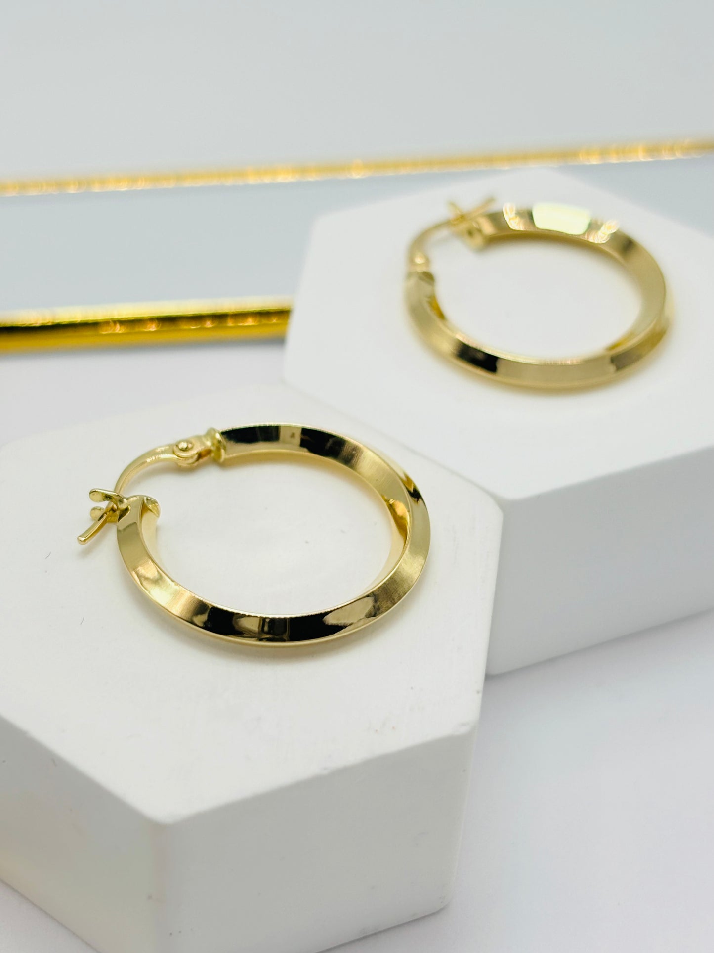18K Gold Plain Loop Earrings