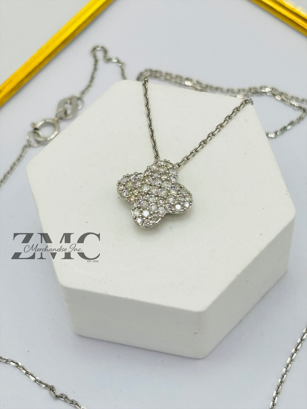 K18 Japan Clover 0.50ct Natural Diamond Pendant with 18K Gold Necklace