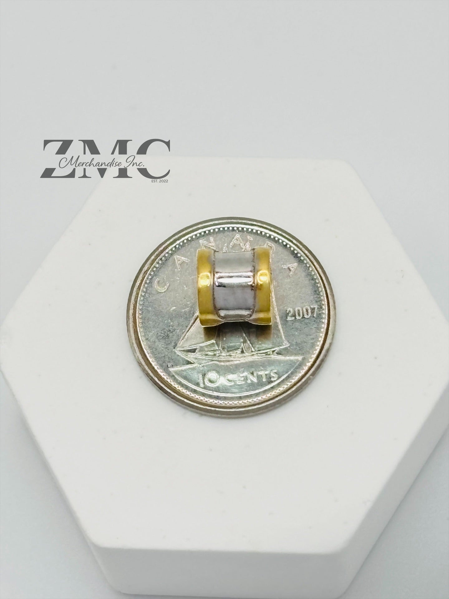 18K Gold Two-tone Barrel Pendant