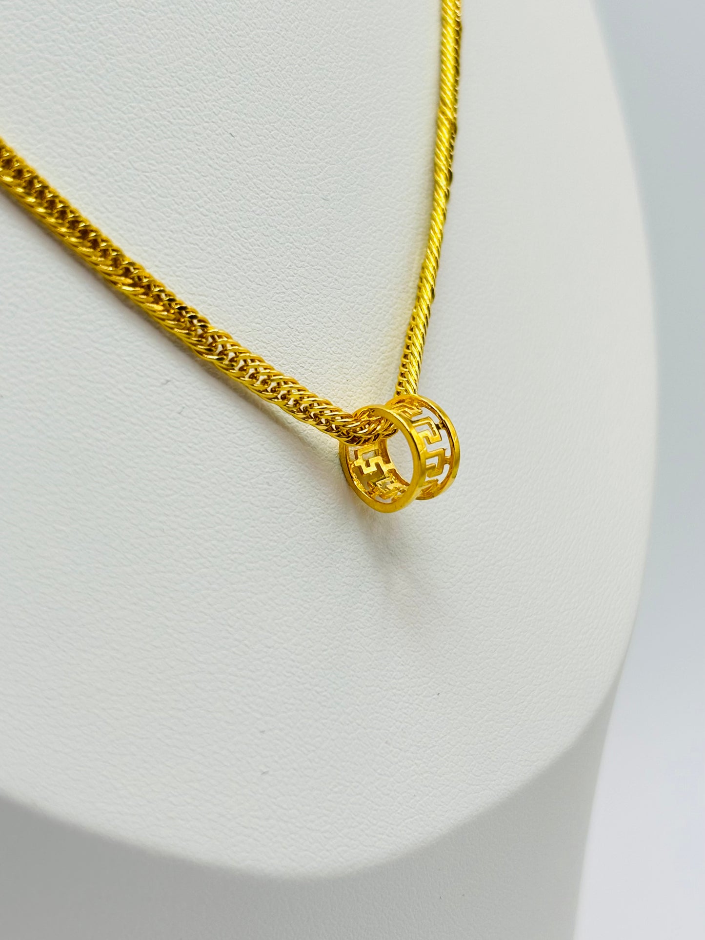 18K Gold Barrel Necklace