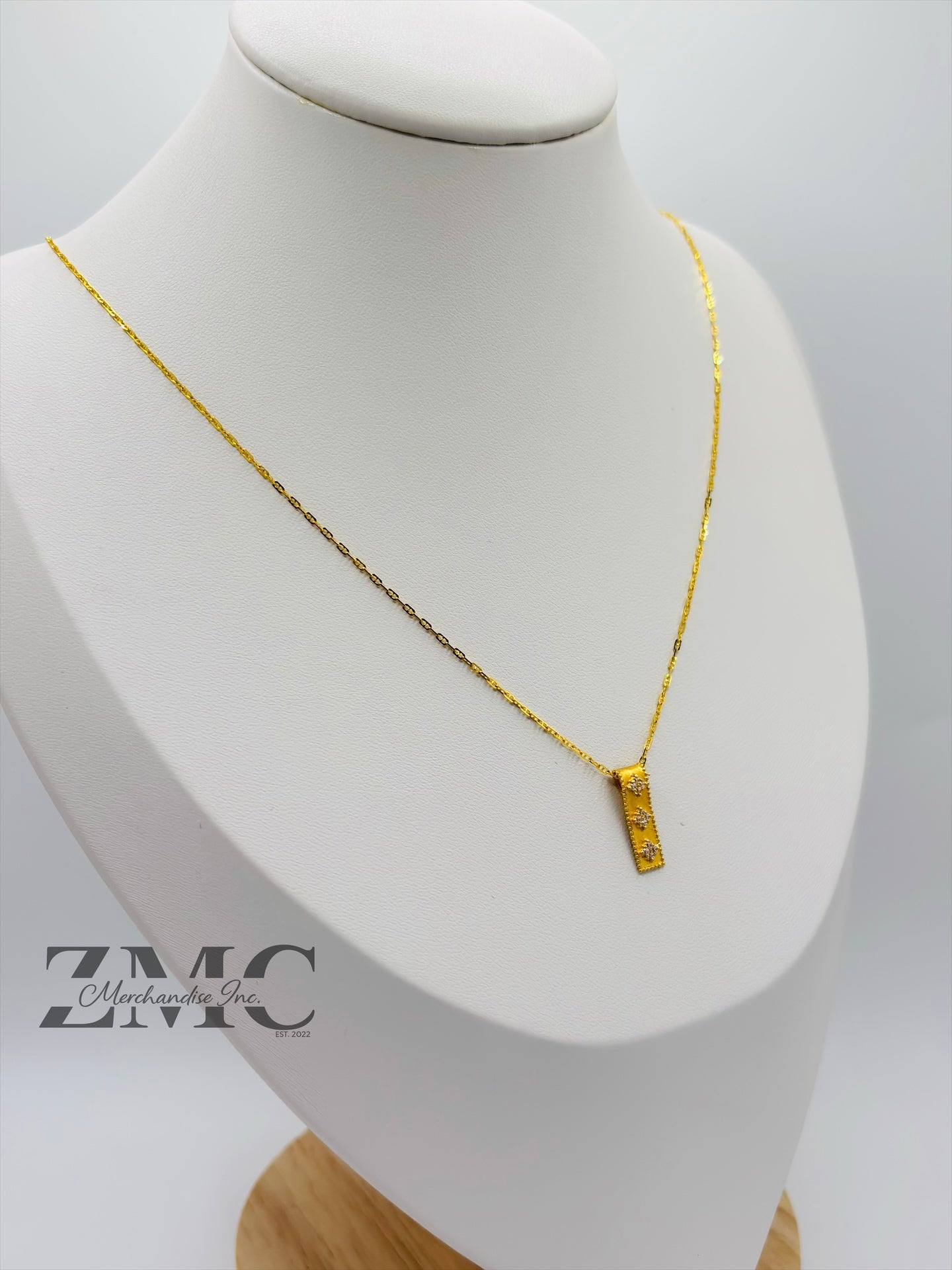 18K Gold 3 Stone Necklace