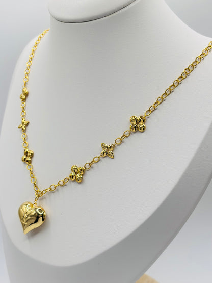 18K Gold Flower Attached Heart Necklace