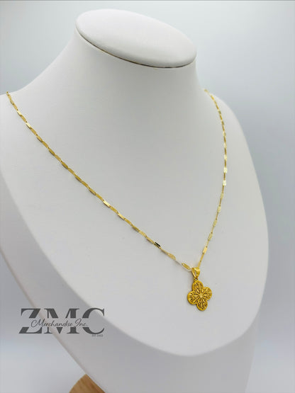 18K Gold Diamond Cut Clover Necklace
