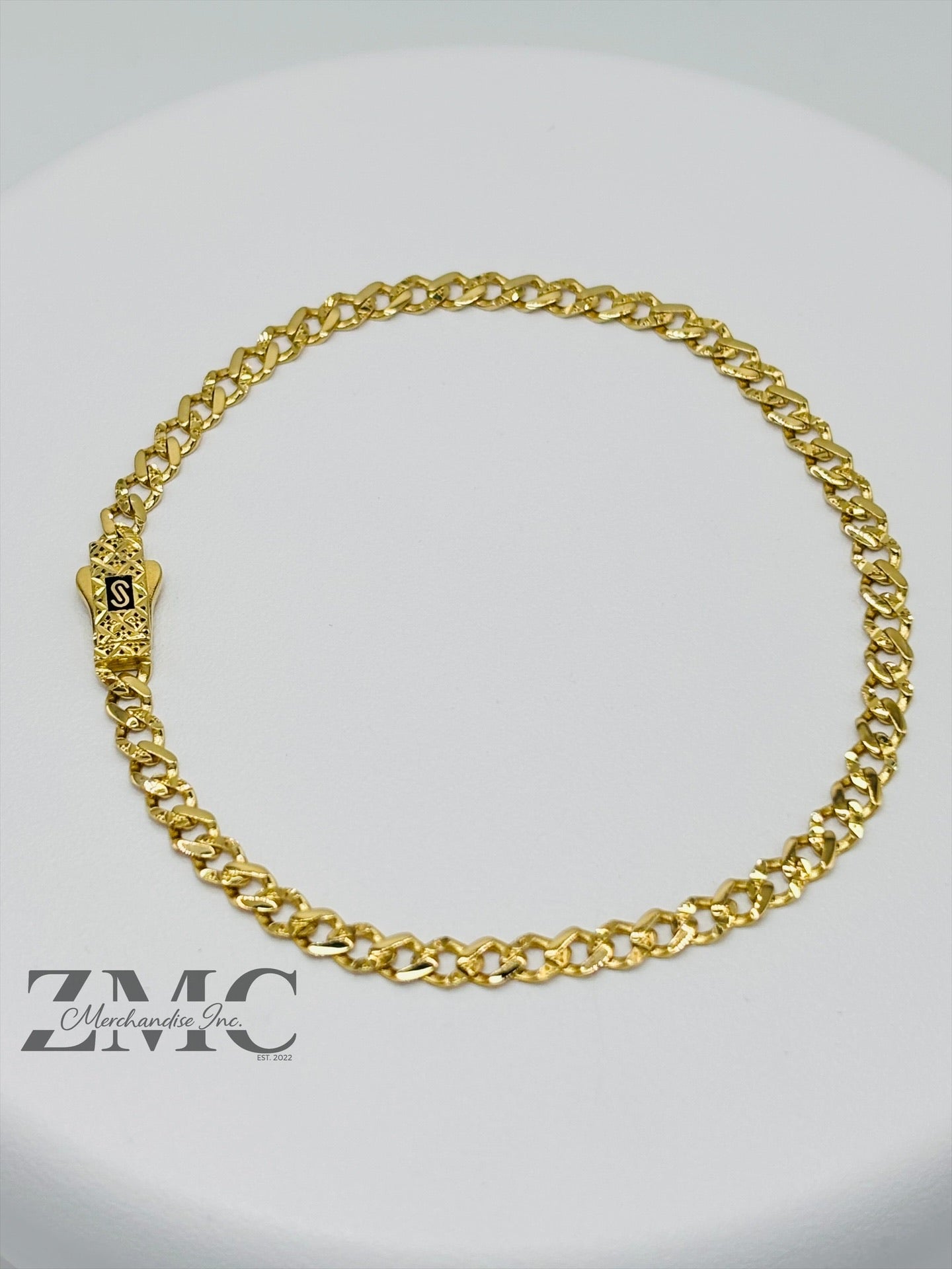 18K Gold M Diamond Cut Bracelet