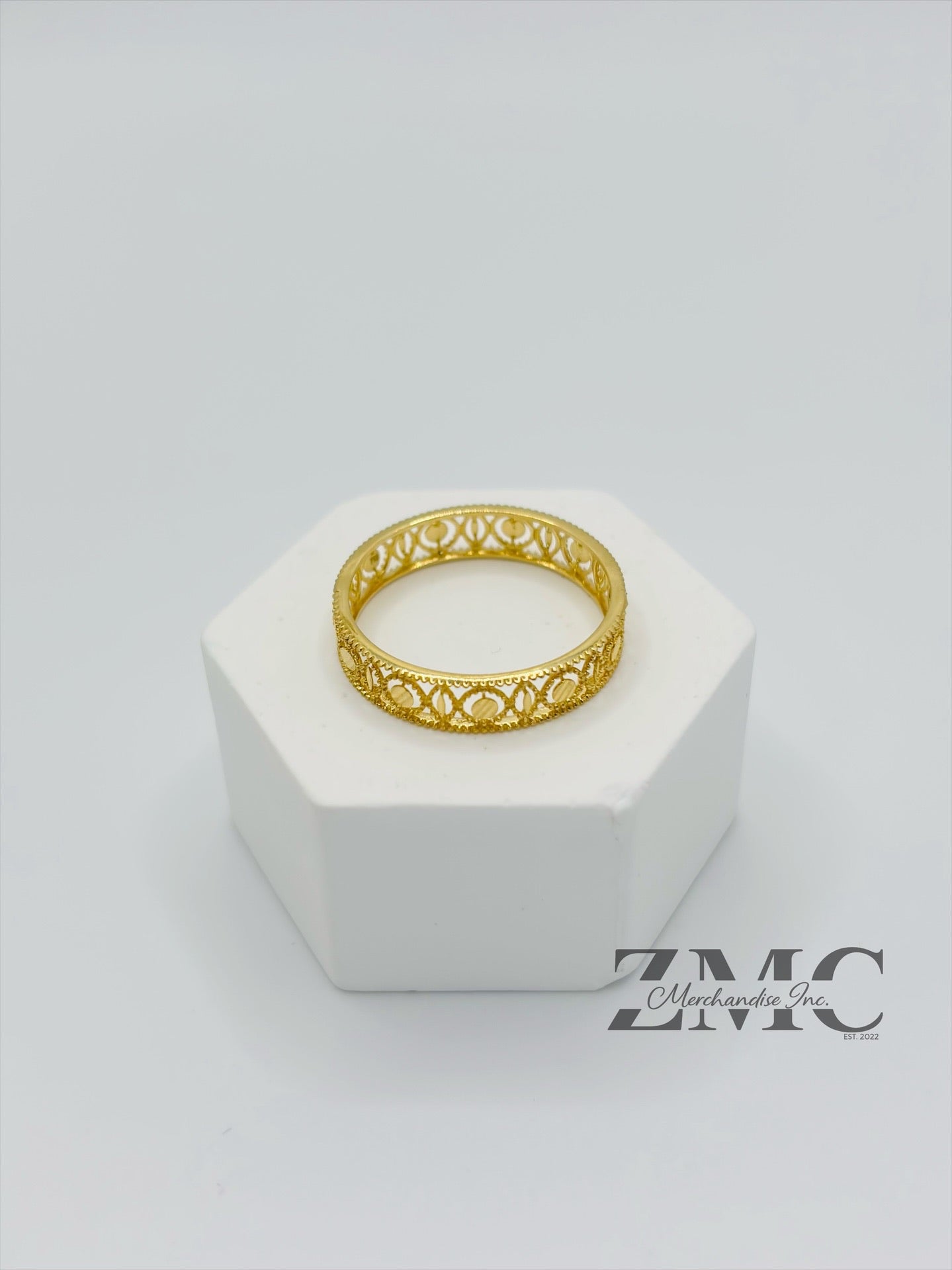 18K Gold Circle Ring