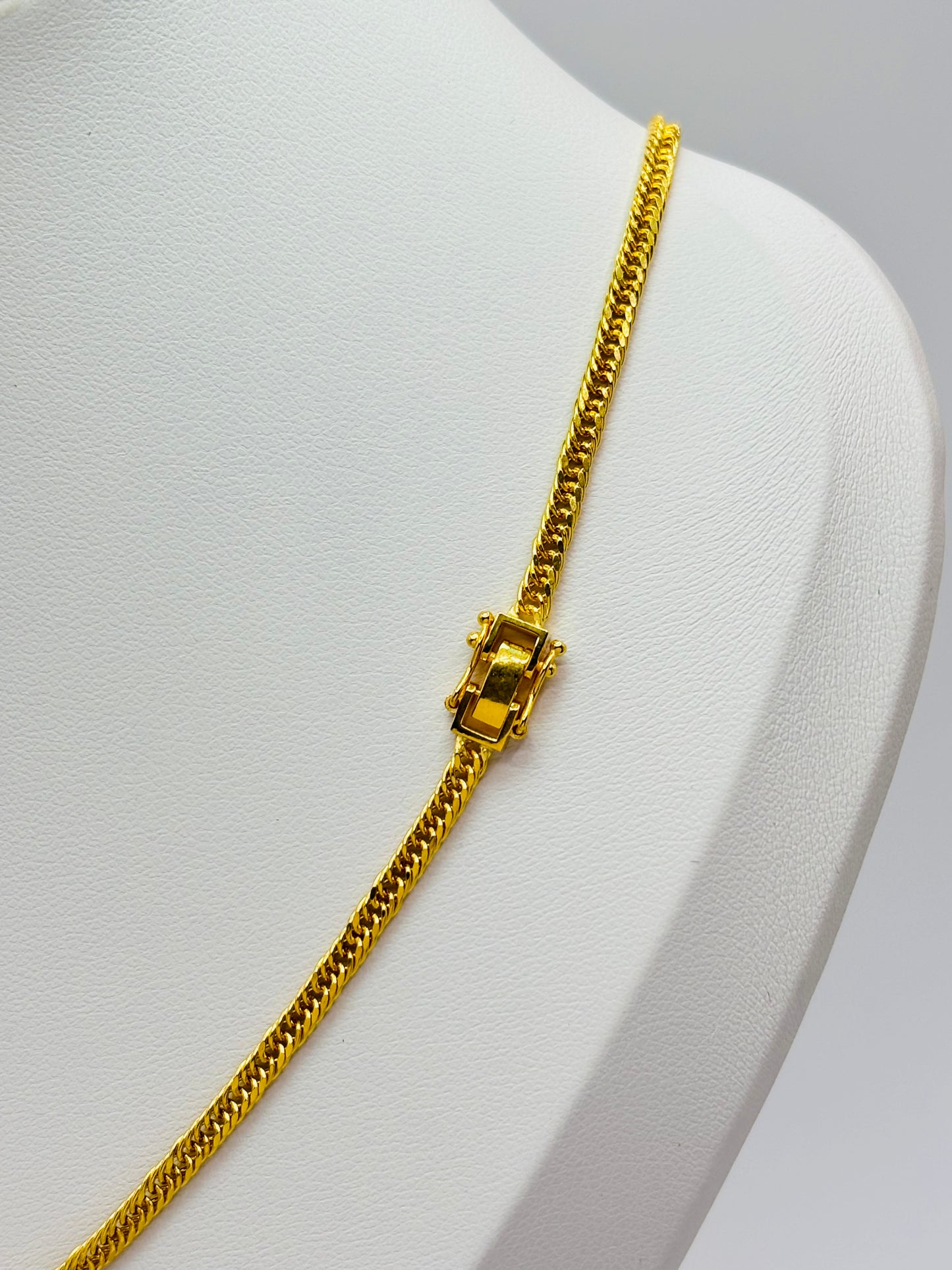18K Gold Barrel Necklace