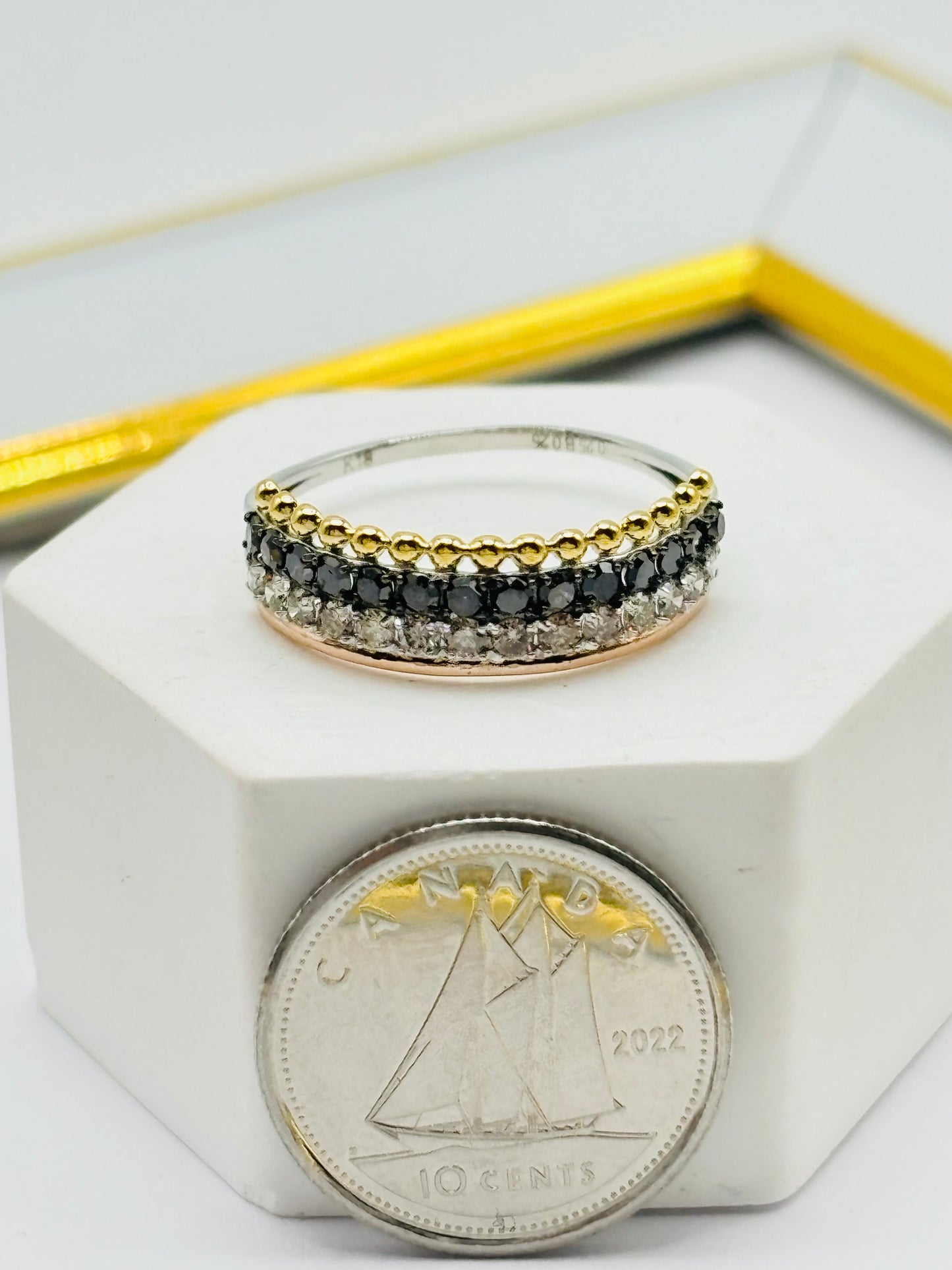 K18 Japan Gold Tri-Color with White/Black Natural Diamonds