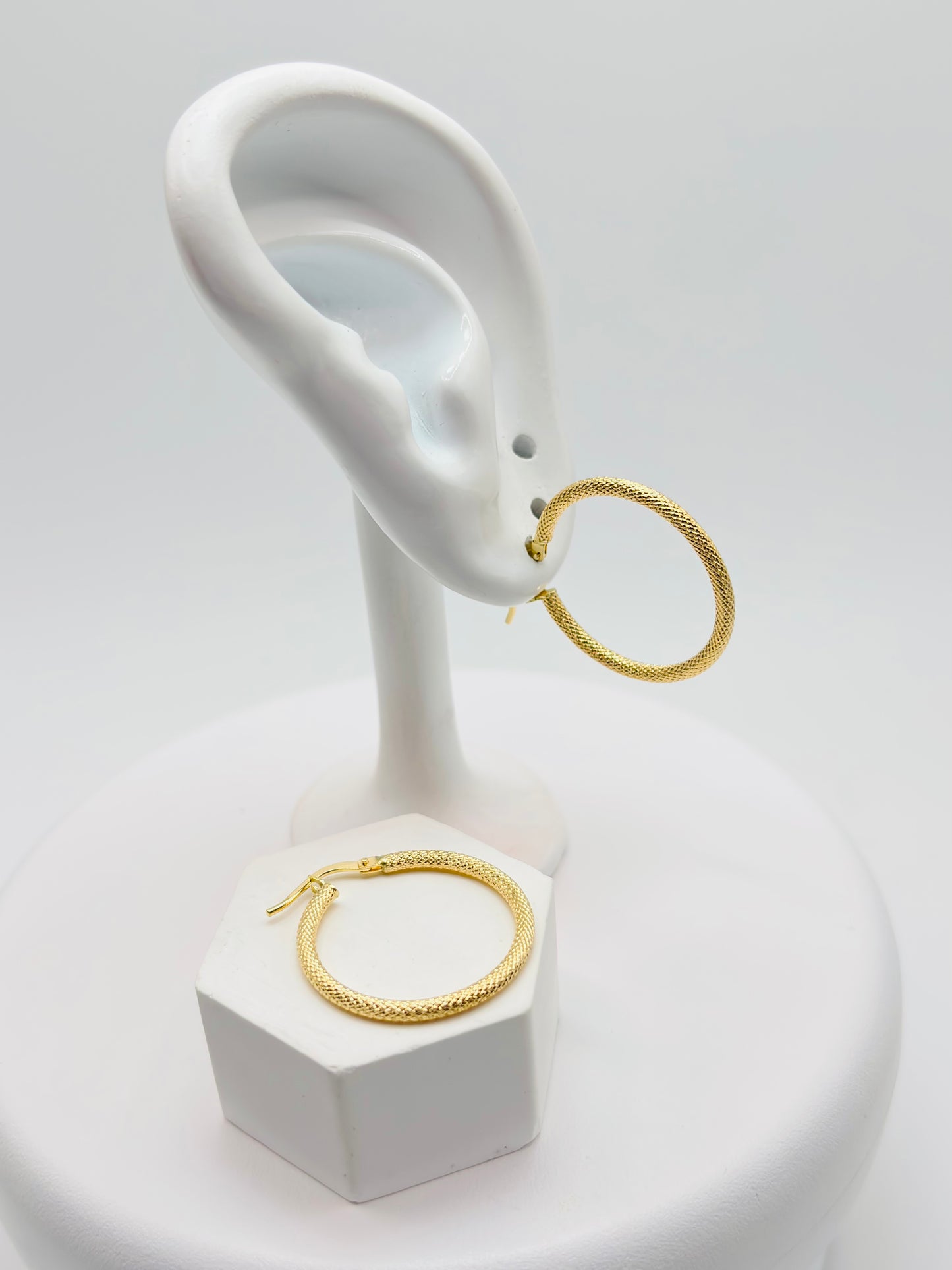 18K Gold Loop Earrings