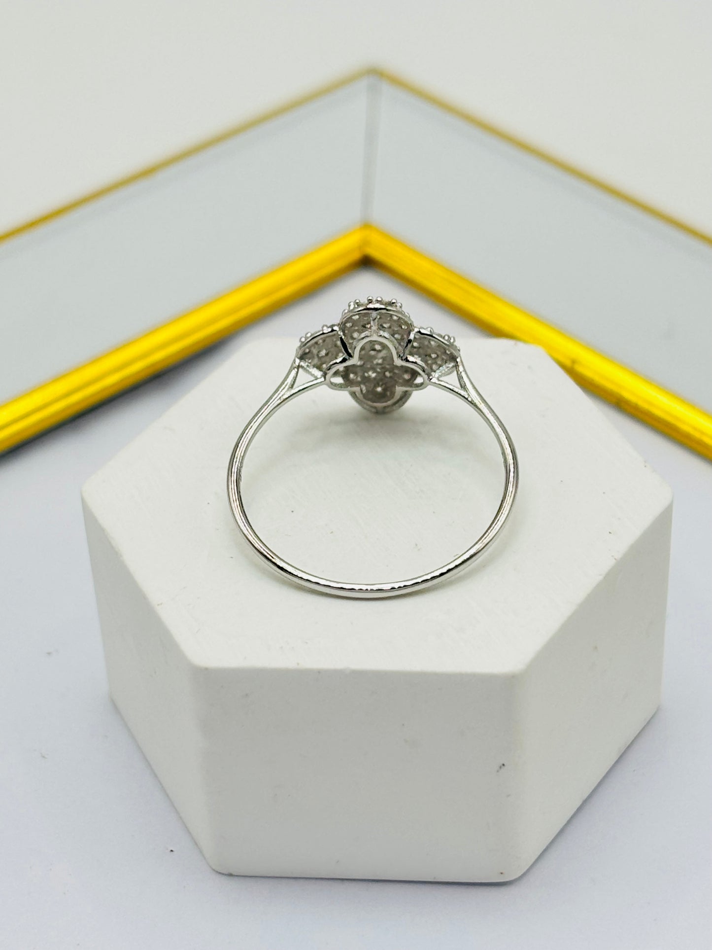 K18 Japan Gold Clover 0.50 carat Natural Diamond Ring