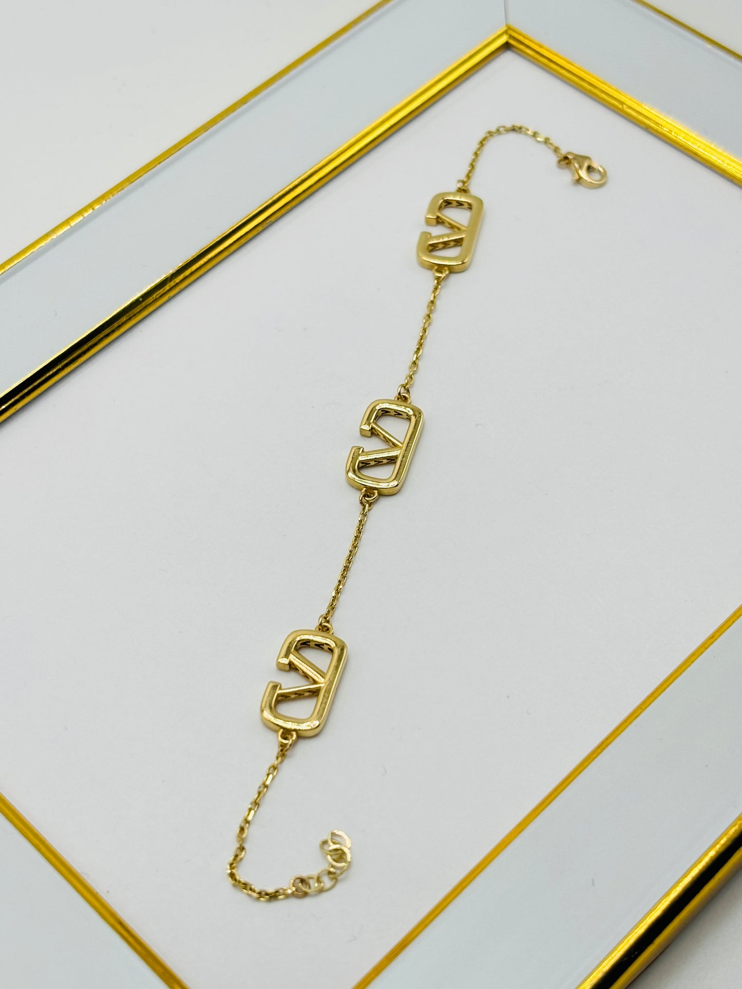 18K Gold V Attached Bracelet