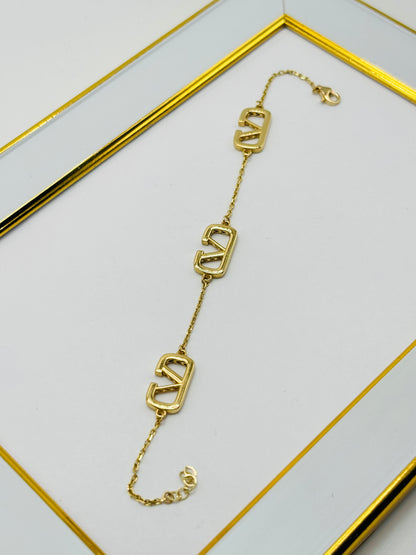 18K Gold V Attached Bracelet