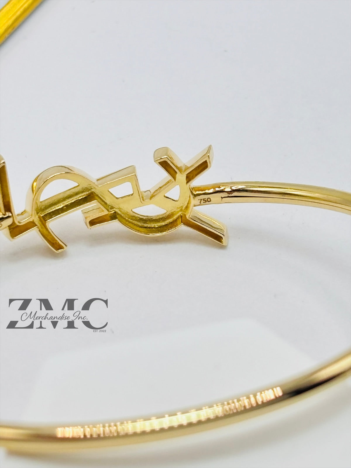 18K Gold Bangle