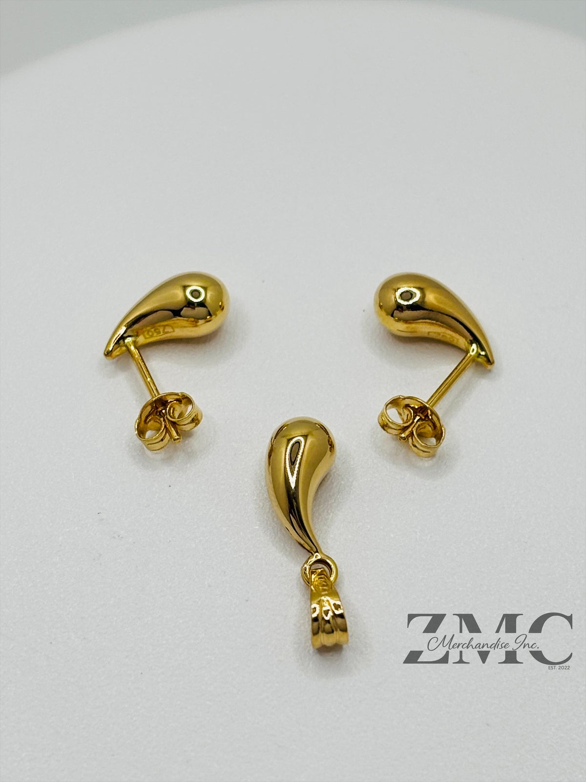 18K Gold Earrings and Pendant Teardrop Set