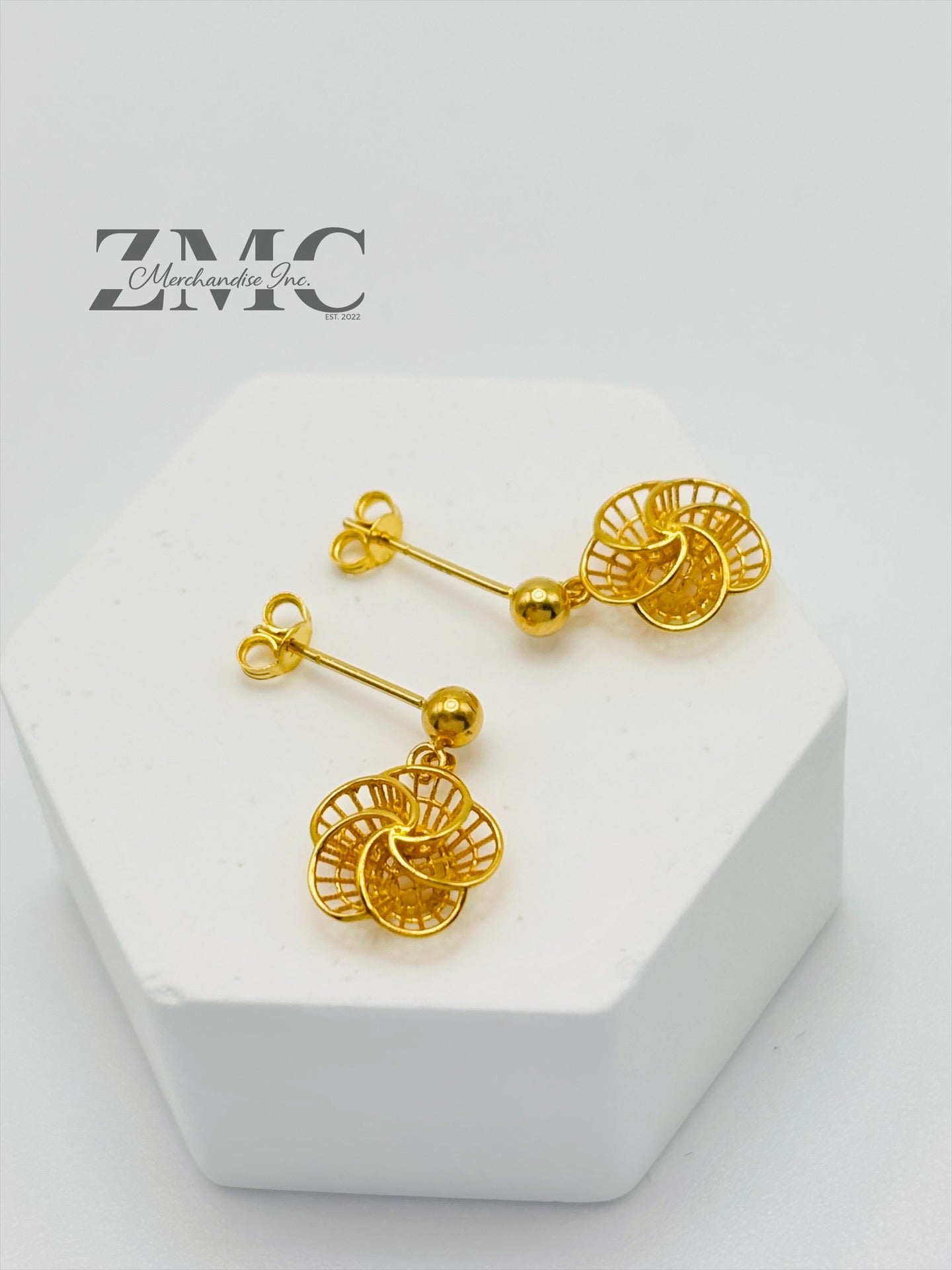 18K Gold Flower Dangling Earrings